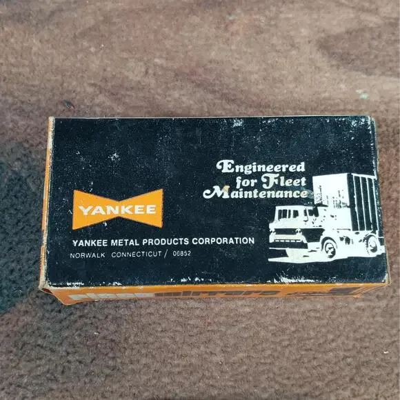 Yankee 79A Amber Oval Truck Trailer‎ Marker Clearance Light Heavy Duty - Picture 2 of 5